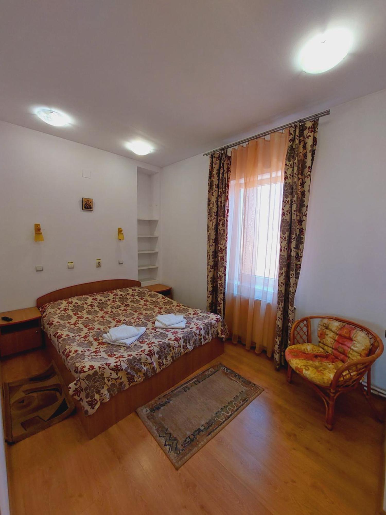 Pensiunea Rock And Red Risnov Room photo